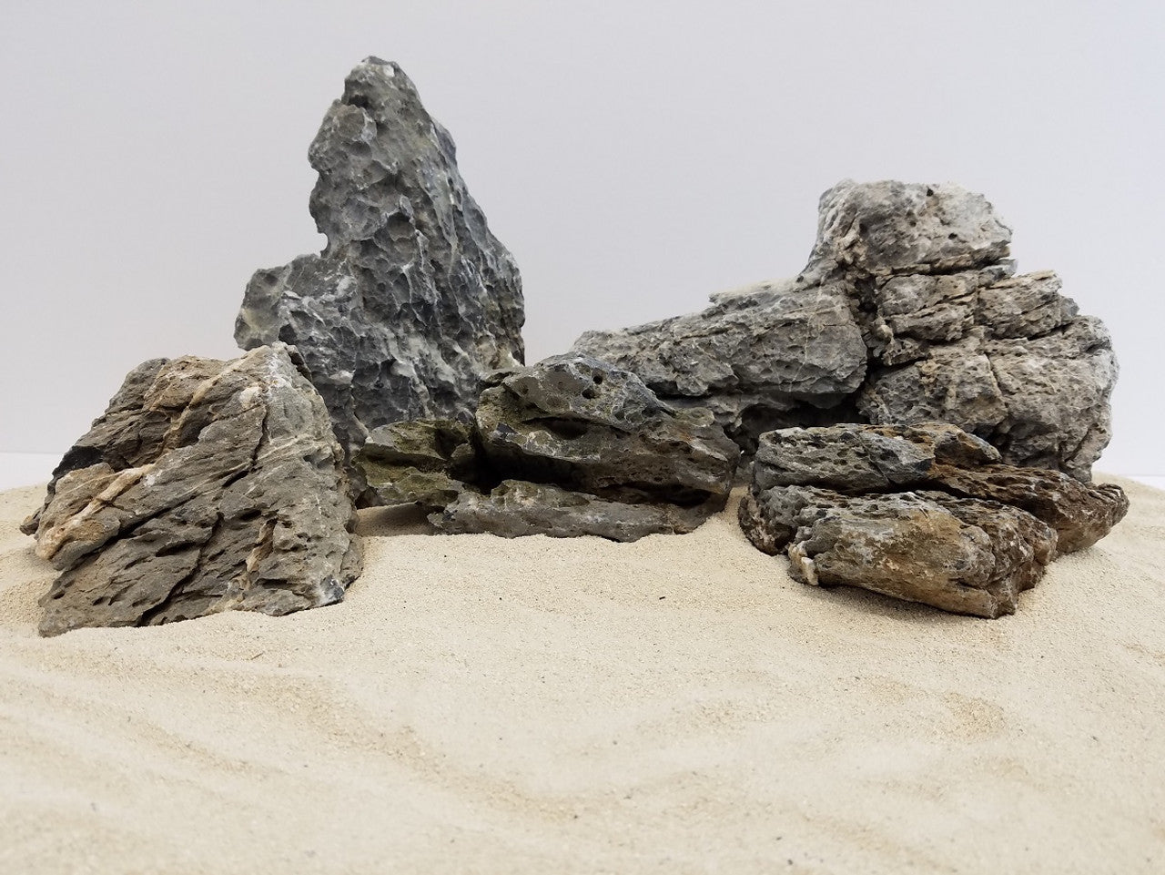 Lifegard Aquatics Seiryu Smokey Mountain Stones - Small - 44 lb - The Pet Source
